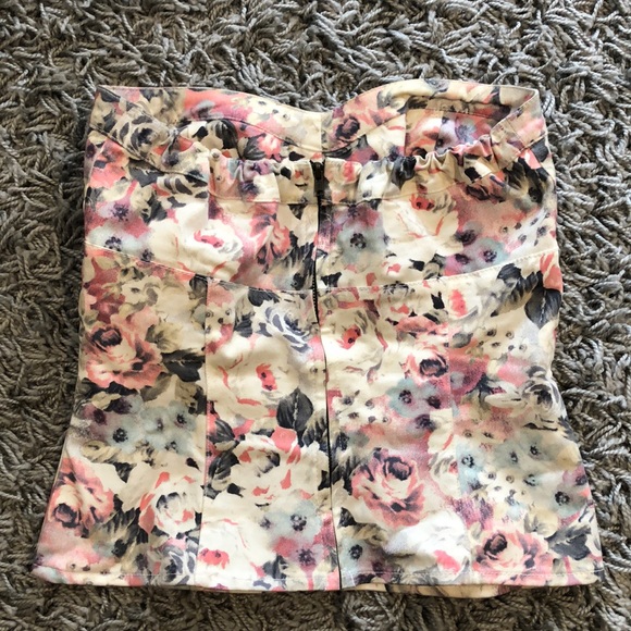 2 for 30$! Adorable Zara floral bustier top - Picture 3 of 4